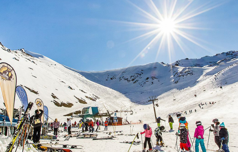 El Cerro Catedral y otros centros de esquí abren sus puertas